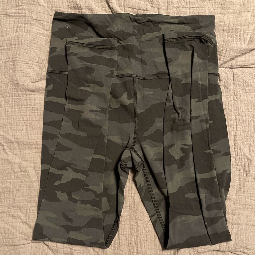 ATHLETA Elation Camo 7/8 Tight XS